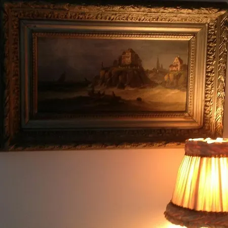 Hotel Adelaide 3*