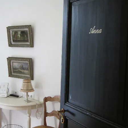 Adelaide Hotel 3*